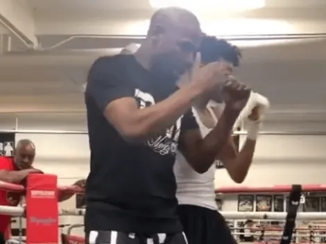 Bailando en familia: Floyd Mayweather le enseña a su hijo cómo boxear