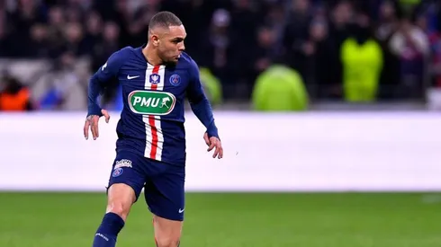 Layvin Kurzawa durante un partido de Paris Saint-Germain.