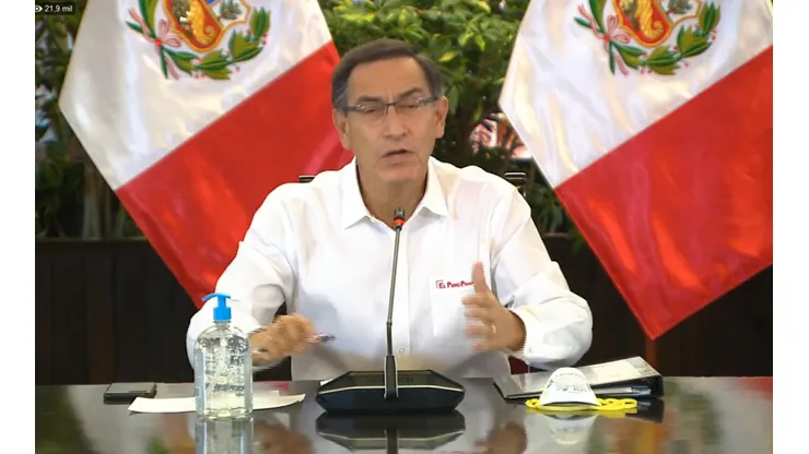 Vizcarra hizo el anuncio cerca al mediodía.