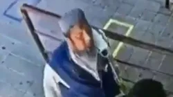 Video: hombre con coronavirus escupe a otro y muere minutos más tarde