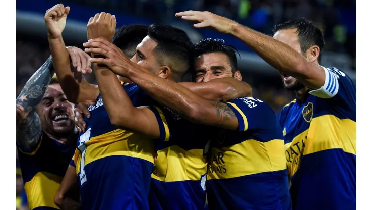 Foto de los jugadores de Boca celebrando un gol.