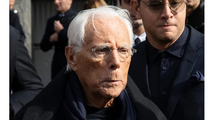 Giorgio Armani también hace su aporte para ayudar a los médicos