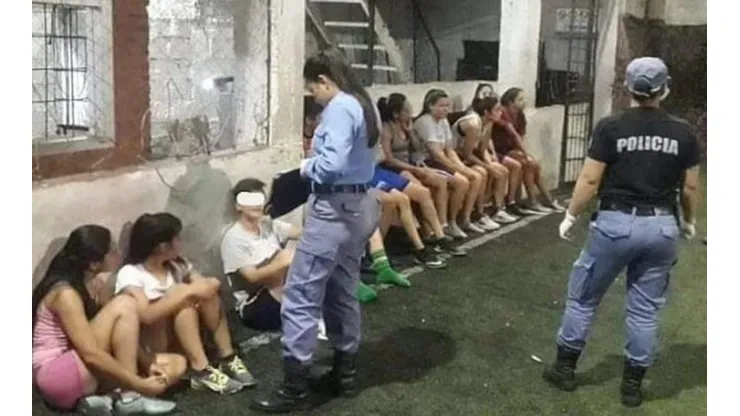 Violaron la cuarentena ¡y fueron a jugar al fútbol!: 11 mujeres detenidas
