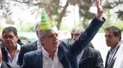 El presidente definitivo: Alberto Fernández celebró su cumpleaños y el de otras personas por Twitter