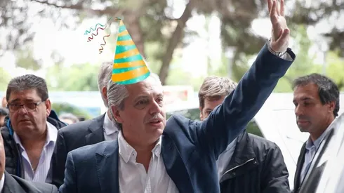 El presidente definitivo: Alberto Fernández celebró su cumpleaños y el de otras personas por Twitter