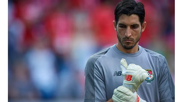 Jaime Penedo, el mundialista que acudió en persona a donar alimentos