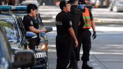 Salió caro: un policía violó la cuarentena para tener relaciones en su auto y lo descubrieron