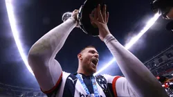 Janssen se solidarizó y se mostró a favor de la reducción de salarios