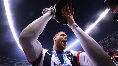 Janssen se solidarizó y se mostró a favor de la reducción de salarios