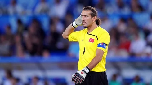 Rustu, uno de los futbolistas más importantes de la historia turca.