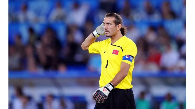 Rustu, uno de los futbolistas más importantes de la historia turca.