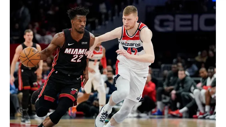 Jimmy Butler hace una observación racista contra jugadores blancos