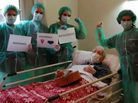 Hombre de 98 años le gana al Coronavirus y es tratado como héroe en el hospital