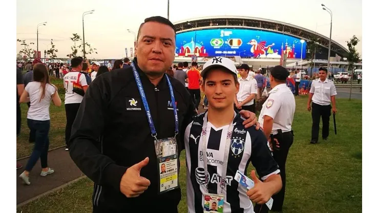 Willie González, un hombre que está siempre cerca del futbol regio.