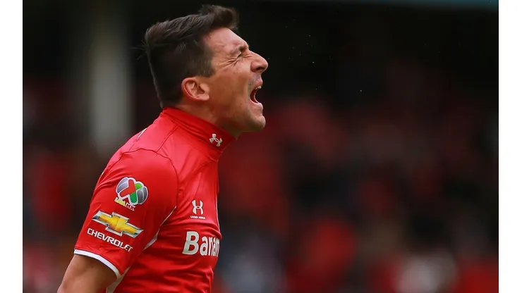 Insólito: ex Toluca denuncia robo de más de mil playeras