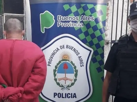 Salió a la calle disfrazado de Barney, rompió la cuarentena y terminó preso