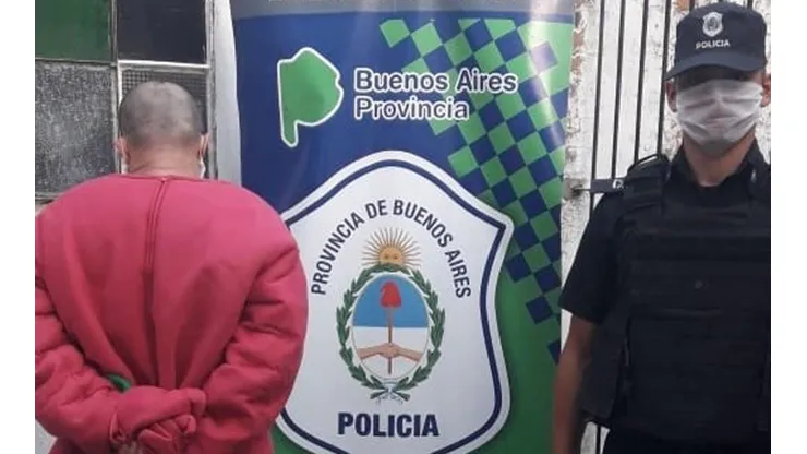 Salió a la calle disfrazado de Barney, rompió la cuarentena y terminó preso