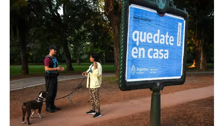 El gráfico de casos confirmados y curva de crecimiento del coronavirus en Argentina