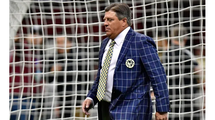 El Negro Santos postuló a tres técnicos para reemplazar a Herrera