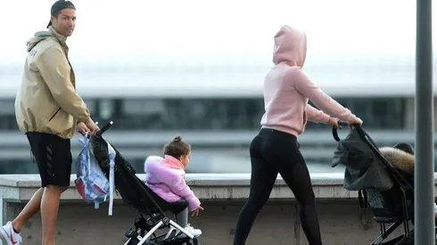 Cristiano Ronaldo rompió la cuarentena junto a su esposa e hijos