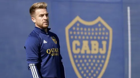 Histórica: la foto que Buffarini tiene con Riquelme y no se anima a mostrarle