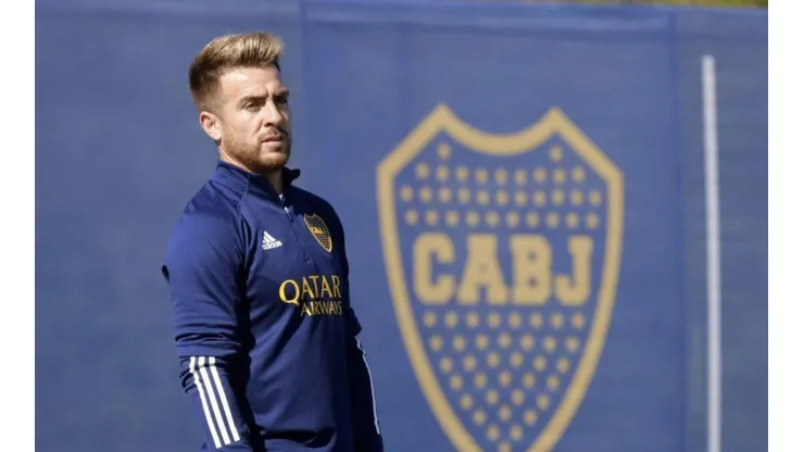 Histórica: la foto que Buffarini tiene con Riquelme y no se anima a mostrarle