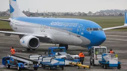 No entra nadie más: llegan los dos últimos vuelos de Aerolíneas Argentinas