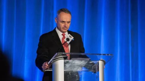 Jugadores y equipos de MLB acordan medida de emergencia con sus salarios