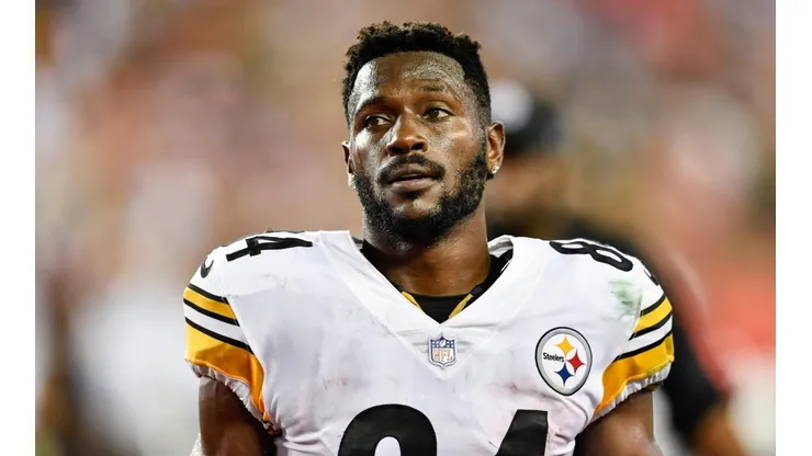 Bruce Arians explicó por qué los Bucs no firmarán a Antonio Brown
