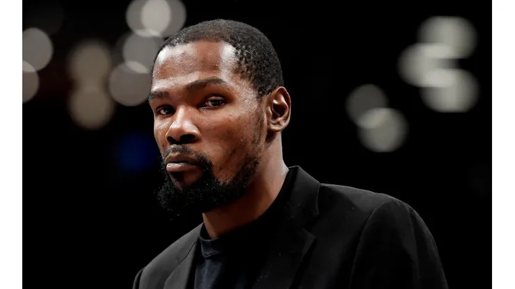 Así está lidiando Kevin Durant con su caso de coronavirus
