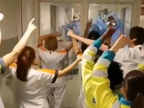 Hasta las lágrimas: médicos y enfermos entonaron el YNWA en un hospital inglés