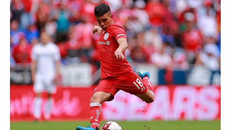 Un grande de Europa prepara oferta millonaria por Leonardo Fernández