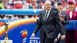 FIFA habría propuesto que los jugadores donen parte de su salario a sus clubes.