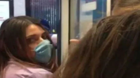 Lady Coronavirus no quiere que la toquen.