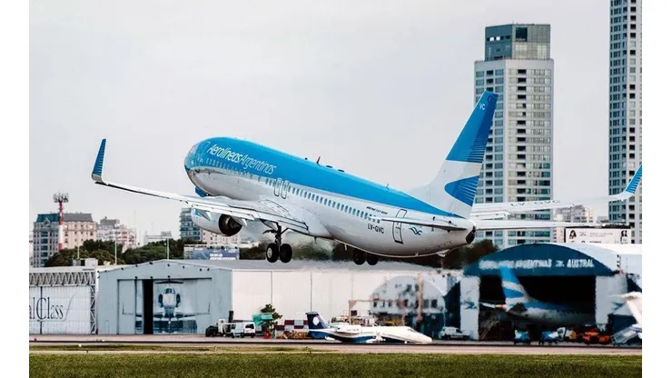 No aprendemos más: ocultó que tuvo fiebre y se subió una avión para volver a Argentina