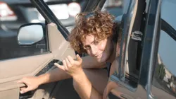 Al lobby, nene: prisión domiciliaria para el surfista rebelde de Ostende