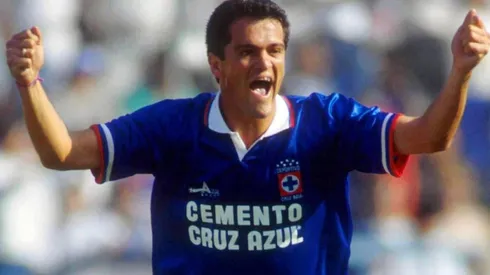 La vez que Carlos Hermosillo le dió el último título a Cruz Azul usando un chaleco antibalas