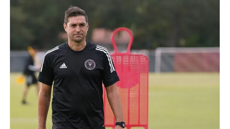 Diego Alonso pretende que sus futbolistas no pierdan estado físico.