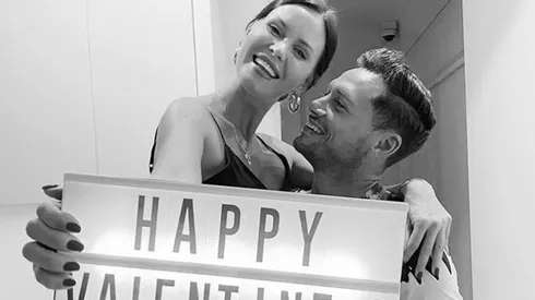 Zárate perdió en la play, destruyó su control y Natalie Weber subió foto