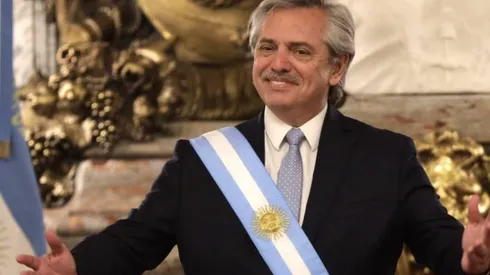 Alberto Fernández entró a responder tuits como loco y se hizo tendencia