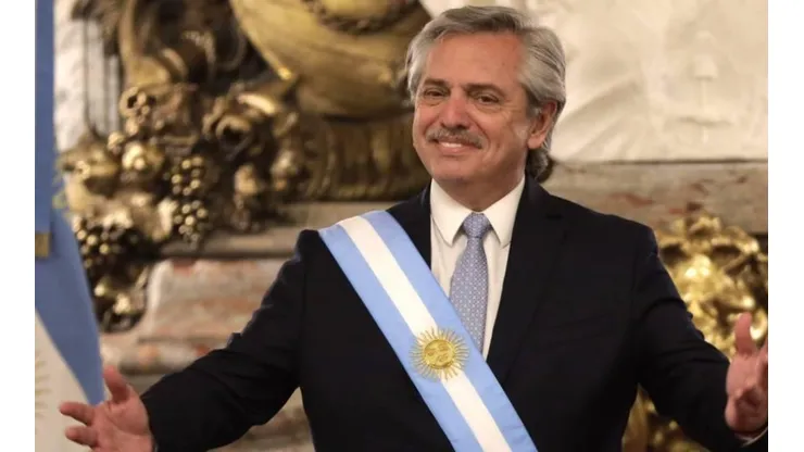 Alberto Fernández entró a responder tuits como loco y se hizo tendencia