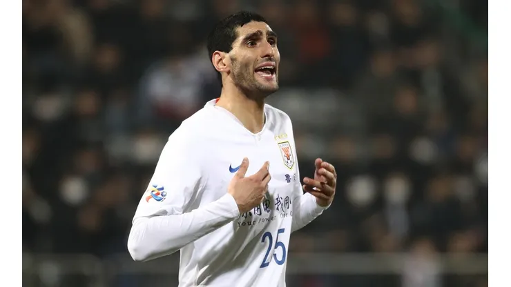Fellaini es el primer jugador de la Superliga China en contraer coronavirus