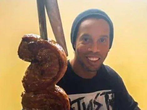 Ronaldinho festejó su cumpleaños comiendo asado en la cárcel