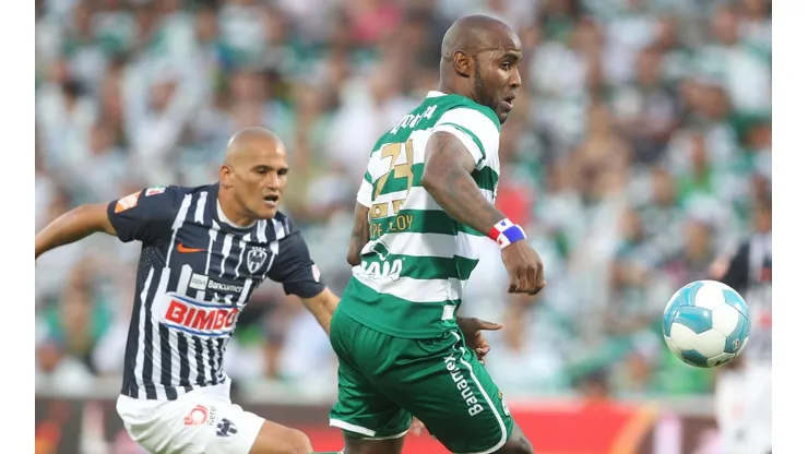 Insólito: Felipe Baloy jugó la Final del Clausura 2012 con una playera que le tiraron de la grada