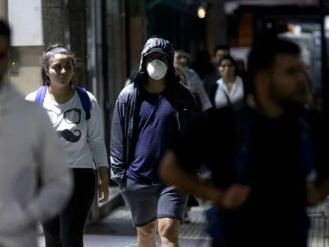 Que vaya preso: vino de EEUU con coronavirus, violó la cuarentena y se juntó con 100 personas