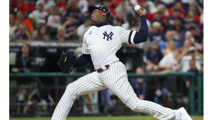 Video: Chapman deleitó con sus rectas de 100 MPH en las calles de Florida