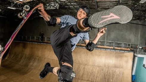 La leyenda Tony Hawk sigue intacta y así se entrena a sus 51 años