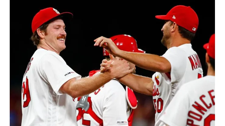 Un abridor de los Cardinals podría recuperarse para el Opening Day