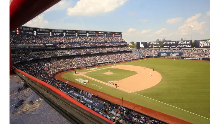 Suspendida la MLB en México.