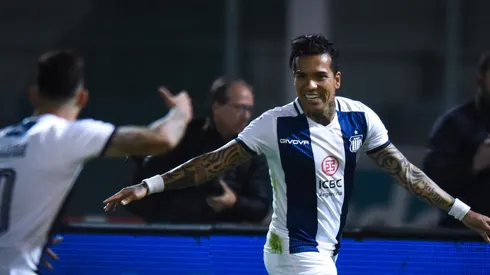 Guaracha a todo volumen y todo tranqui: así entrena en casa Dayro Moreno